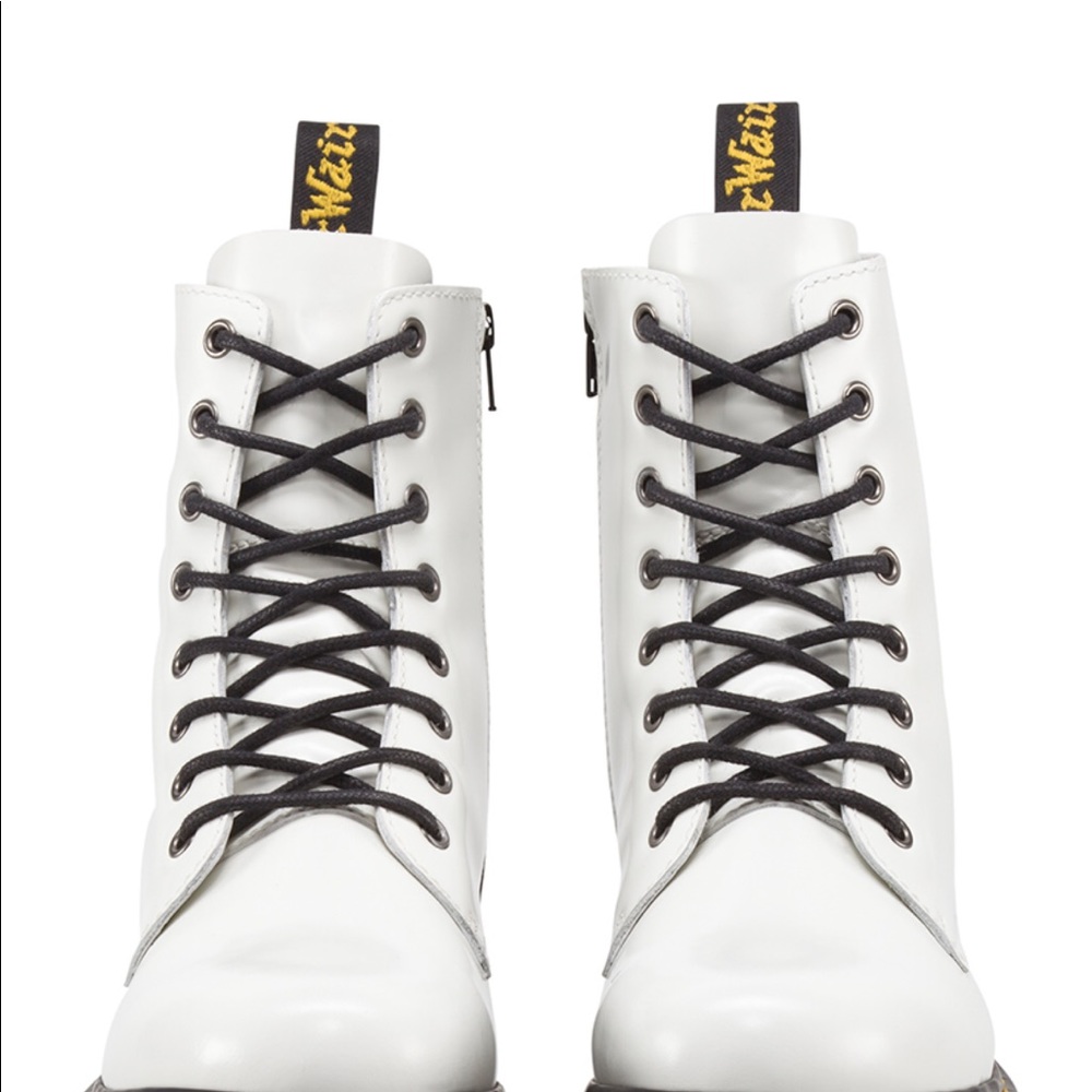 8 eye-boot. The Jaden. Unisex. Never worn. White.